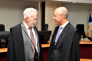 TRE-TO dá posse integrante da Corte na classe dos juízes federais