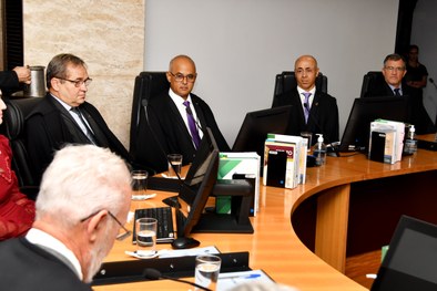 TRE-TO dá posse integrante da Corte na classe dos juízes federais