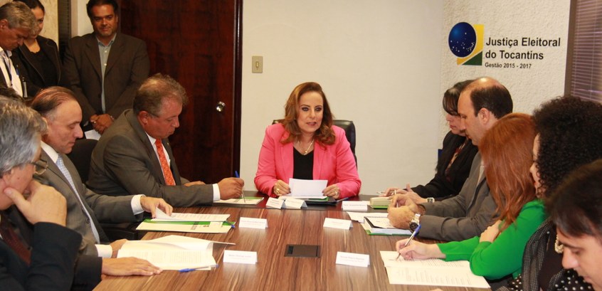 TRE-TO firma termo de cooperação para garantir o direito de voto a presos provisórios TRE-TO firma termo de cooperação para garantir o direito de voto a presos provisórios