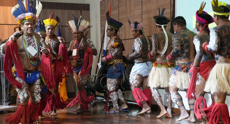 Justiça Eleitoral do Tocantins fomenta a pluralidade de vozes dos povos indígenas Apresentação cultural.