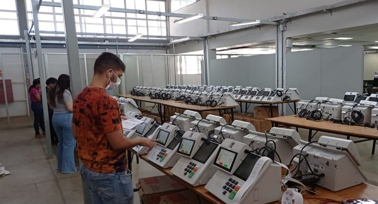 TRE-TO realiza o 13º Simulado Nacional de Hardware de urnas eletrônicas TRE-TO realiza o 13º Simulado Nacional de Hardware de urnas eletrônicas
