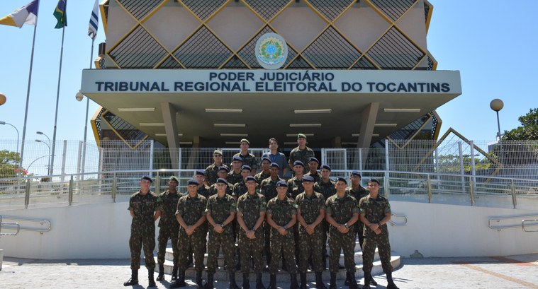 TRE-TO recebe visita de alunos do 22º Batalhão de Infantaria