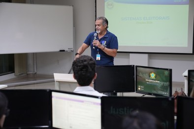 Treinamento aborda sistemas eleitorais, procedimentos operacionais e integração entre as equipes...
