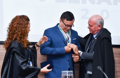 Familiares e amigos do magistrado compareceram à solenidade e, emocionados, agradeceram a Justiç...