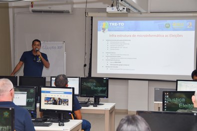 O treinamento acontece na Escola Judiciária Eleitoral (EJE).