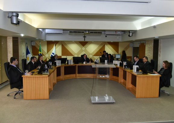 Pleno do TRE-TO afasta cassação dos diplomas do prefeito e vice de Oliveira de Fátima Pleno do TRE-TO afasta cassação dos diplomas do prefeito e vice de Oliveira de Fátima
