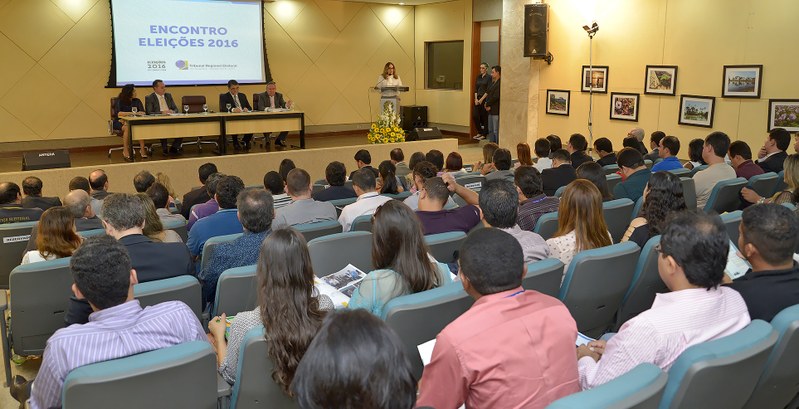 TRE-TO reúne juízes eleitorais e servidores em encontro de trabalho sobre as eleições 2016 TRE-TO reúne juízes eleitorais e servidores em encontro de trabalho sobre as eleições 2016