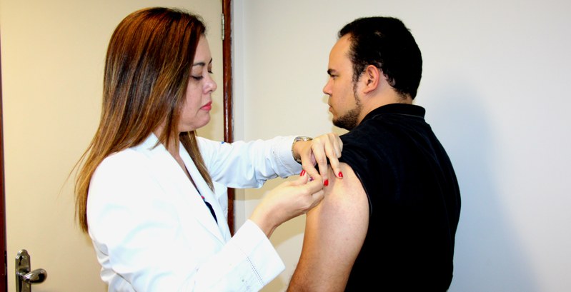 TRE-TO vacina colaboradores contra a gripe comum e influenza H1N1 TRE-TO vacina colaboradores contra a gripe comum e influenza H1N1